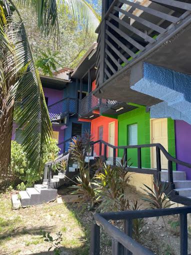 Airport Inn Roatan Eksteriør billede