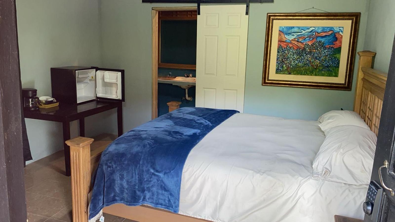 Airport Inn Roatan Eksteriør billede