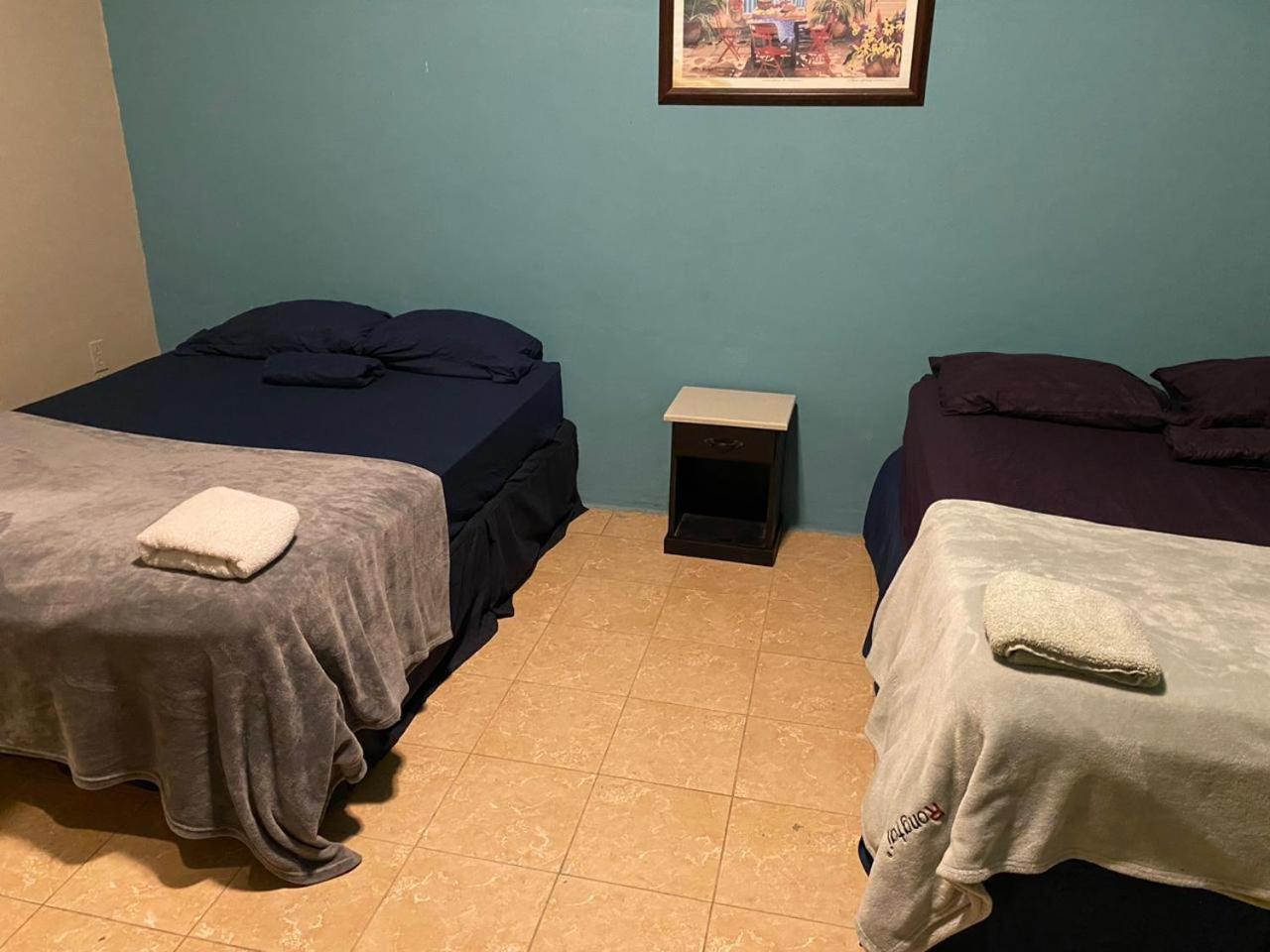 Airport Inn Roatan Eksteriør billede